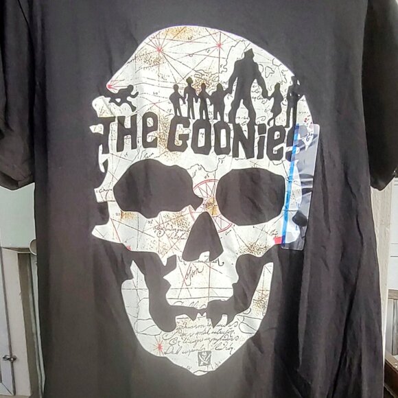 WarnerBros Other - Warner Bros The Goonies Pirate Map Skull Black T-Shirt - NWT - Size Large